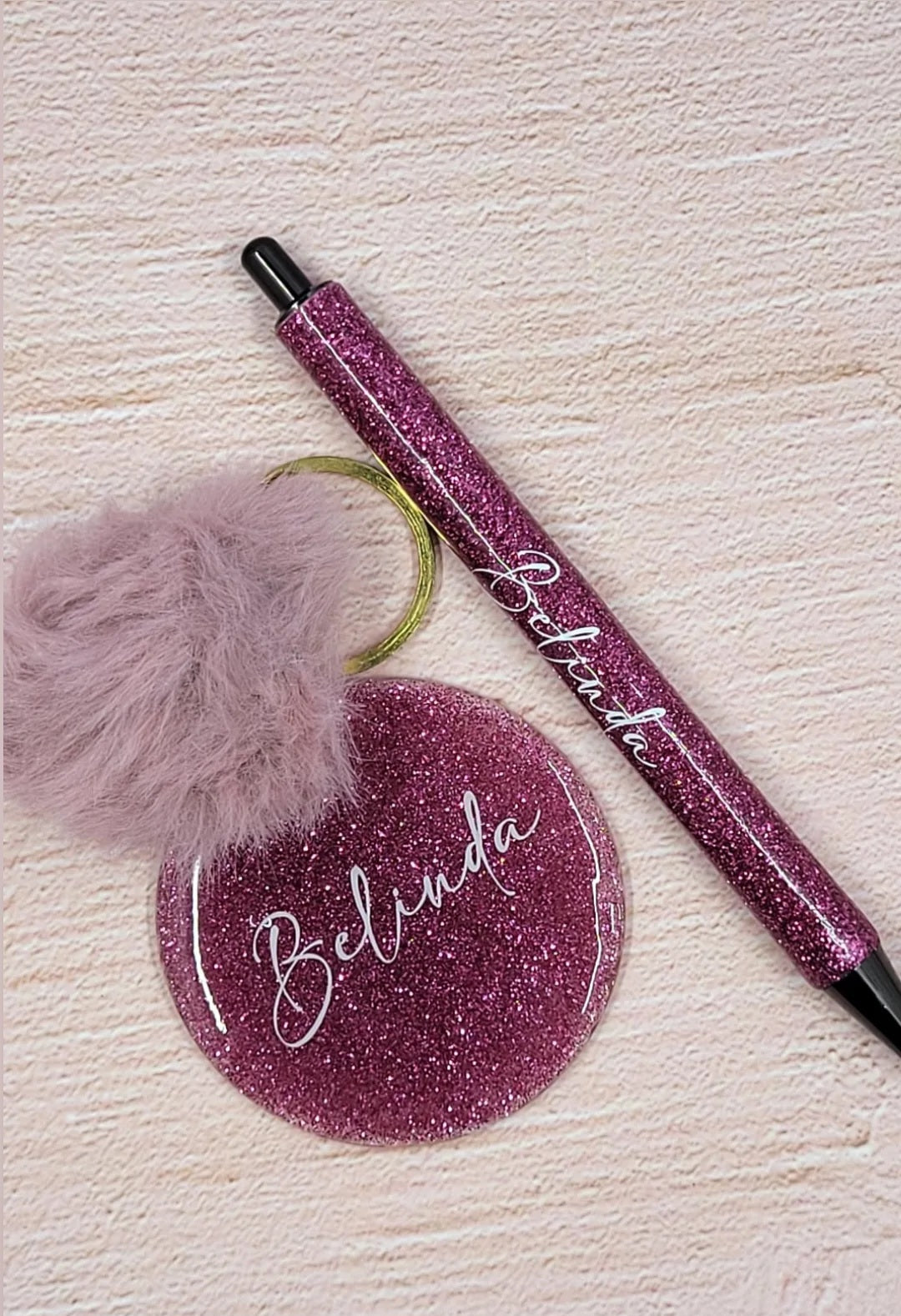 Bolígrafo y llavero conjunto